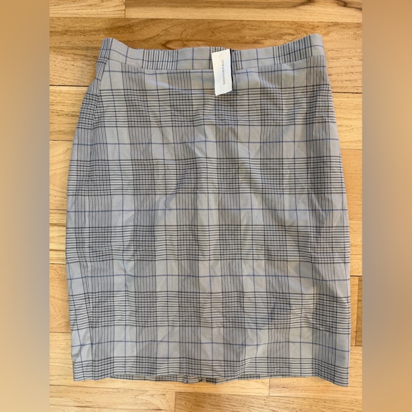 Banana Republic Dresses & Skirts - NWT banana republic skirt size medium